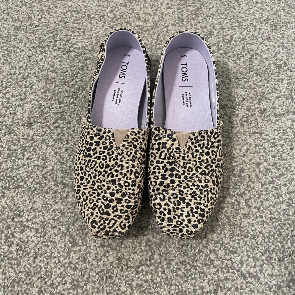 Toms Brown and Black Slip-On Flats